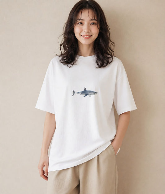 半袖Tシャツ レディース サメ 海の生き物 海 イラスト アート風 ママ カフェ服 白T