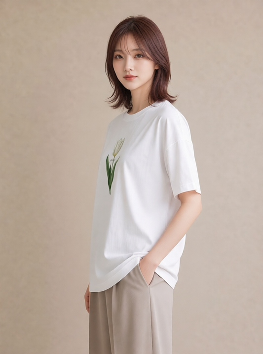 Tシャツ レディース チューリップ 花 花柄 イラスト きれいめカジュアル デイリーウェア 休日 白T
