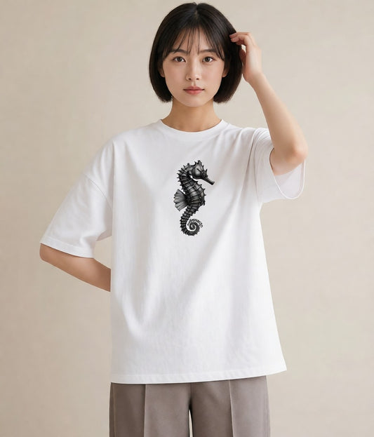 デザインTシャツ レディース タツノオトシゴ 海の生き物 海 イラスト ミニマル 綿100 デート 白T