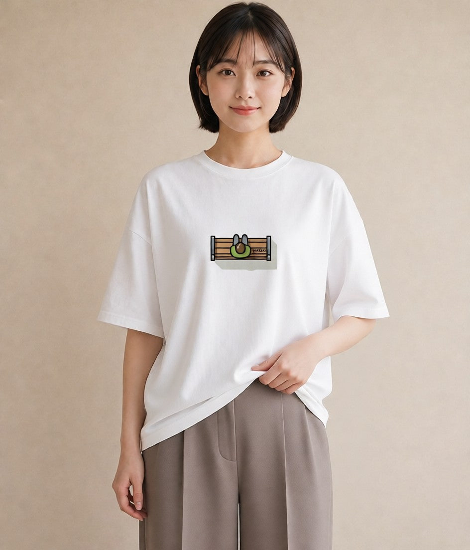 Tシャツ レディース 雨上がりのベンチ ベンチ ナチュラル アンティーク イラスト きれいめ レイヤード 友達ギフト 白T