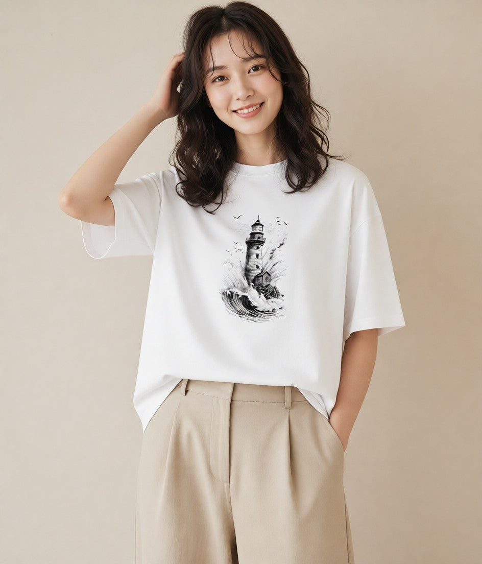 半袖Tシャツ レディース 灯台 霧 海 ナチュラル アンティーク イラスト お洒落 カフェ巡り 白T