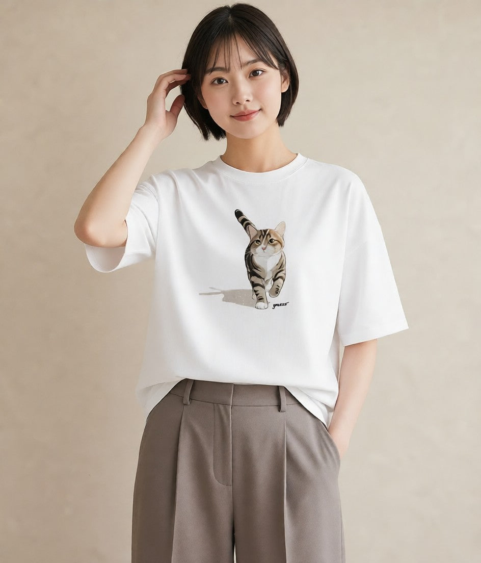 プリントTシャツ レディース しっぽ 猫 ねこ イラスト ミニマル 20代 カジュアルコーデ 白T