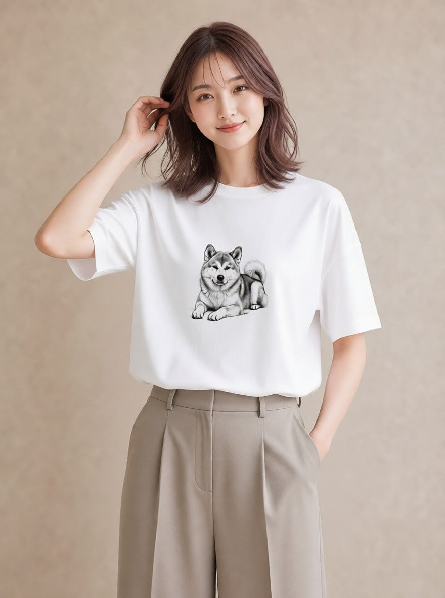 デザインTシャツ レディース 秋田犬 犬 いぬ イラスト フェミニン ミセス 春コーデ 白T