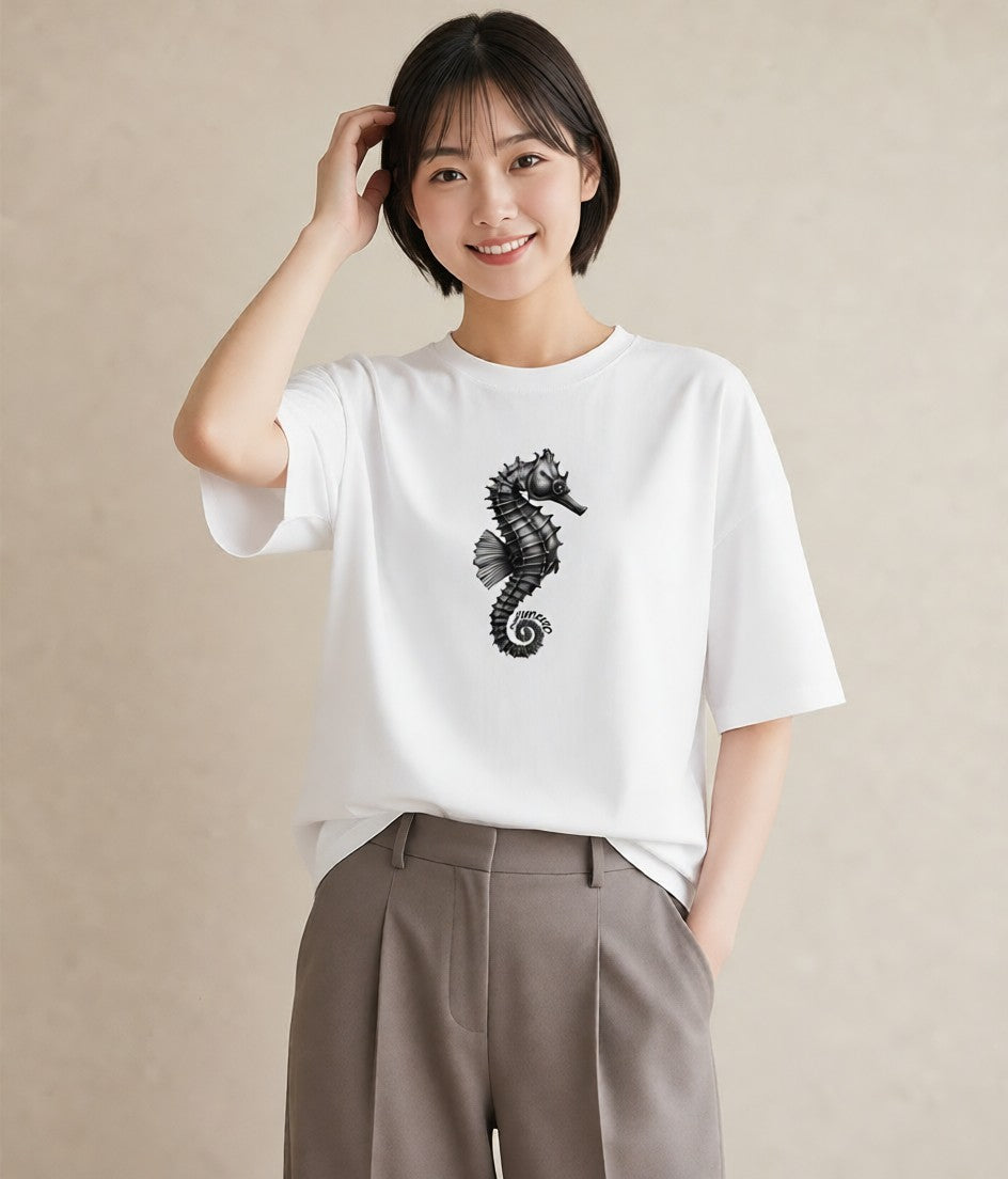デザインTシャツ レディース タツノオトシゴ 海の生き物 海 イラスト ミニマル 綿100 デート 白T