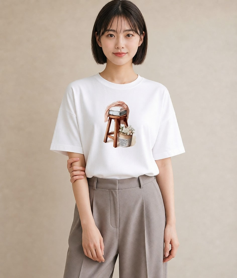 Tシャツ レディース 窓辺の椅子 窓辺 椅子 ナチュラル アンティーク イラスト 可愛い 女性 旅行用 白T