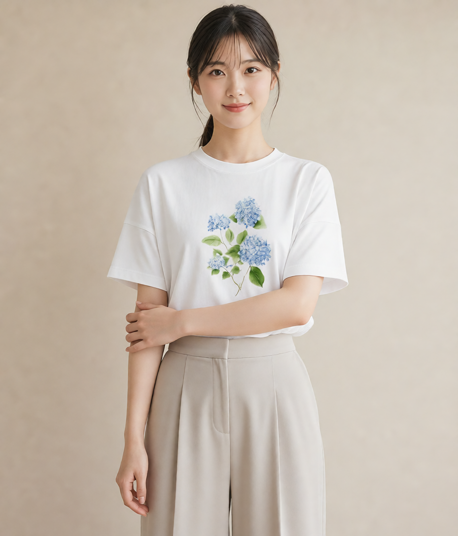 デザインTシャツ レディース あじさい 紫陽花 アジサイ 花 花柄 イラスト ラフカジュアル 20代 カジュアルコーデ 白T