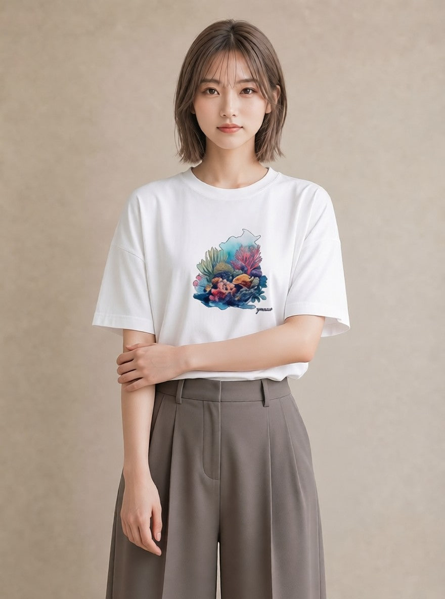 半袖Tシャツ レディース カクレクマノミ 海の生き物 海 イラスト フェミニン レイヤード 友達ギフト 白T
