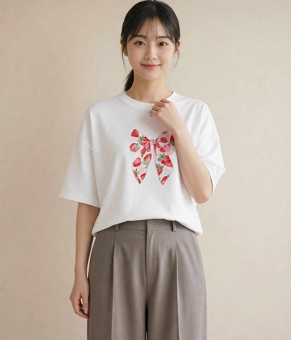 半袖Tシャツ レディース いちご 苺 ストロベリー 食べ物 フード イラスト お洒落 夏コーデ 通学 白T