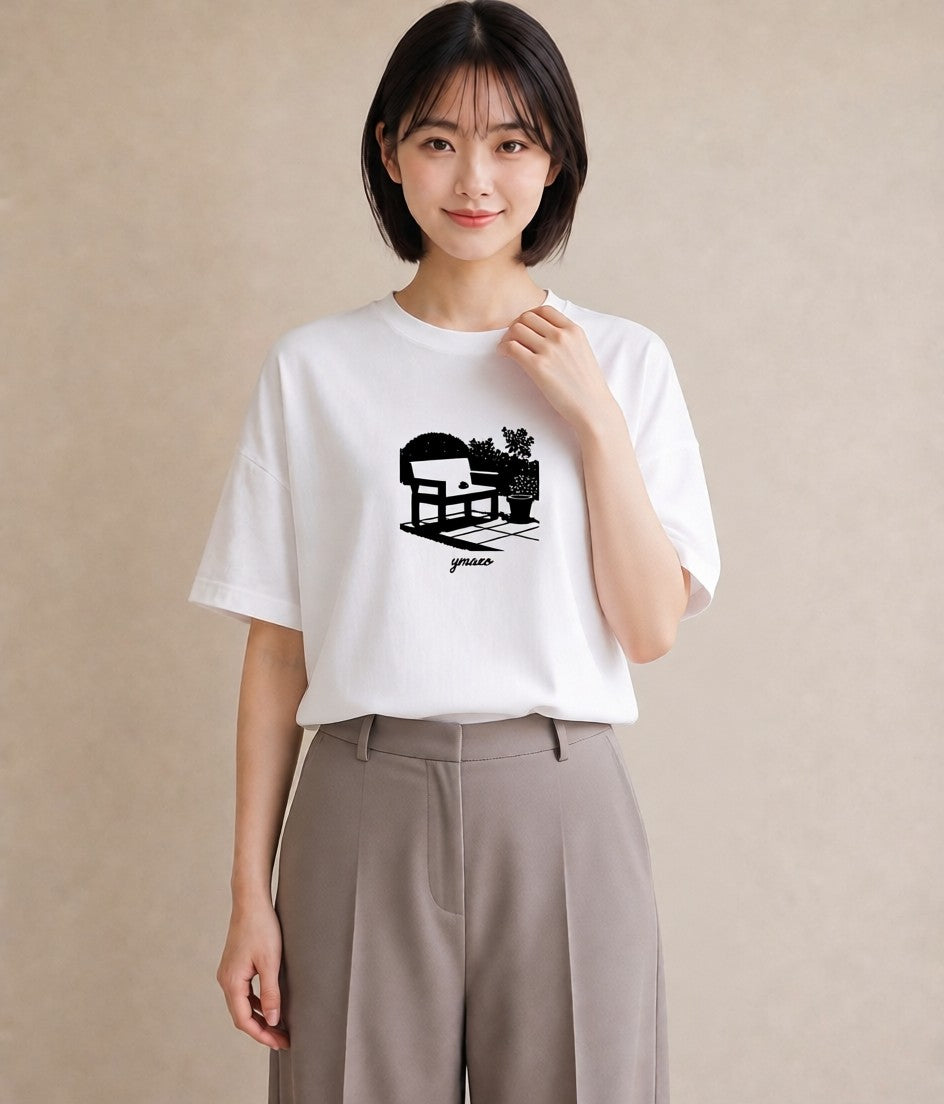デザインTシャツ レディース 雨上がりのベンチ ベンチ ナチュラル アンティーク イラスト ラフ 公園 ママ 白T