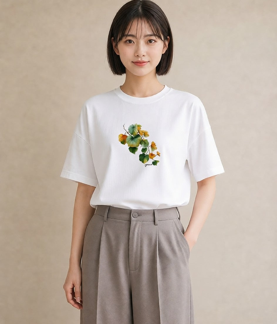 Tシャツ レディース クローバー 四つ葉 花 花柄 イラスト 旅行コーデ ミセス 春コーデ 白T