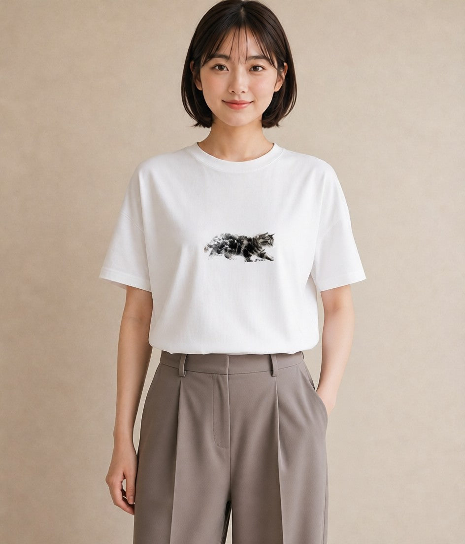 グラフィックTシャツ レディース メインクーン 猫 ねこ イラスト 手描き風 公園 ママ 白T