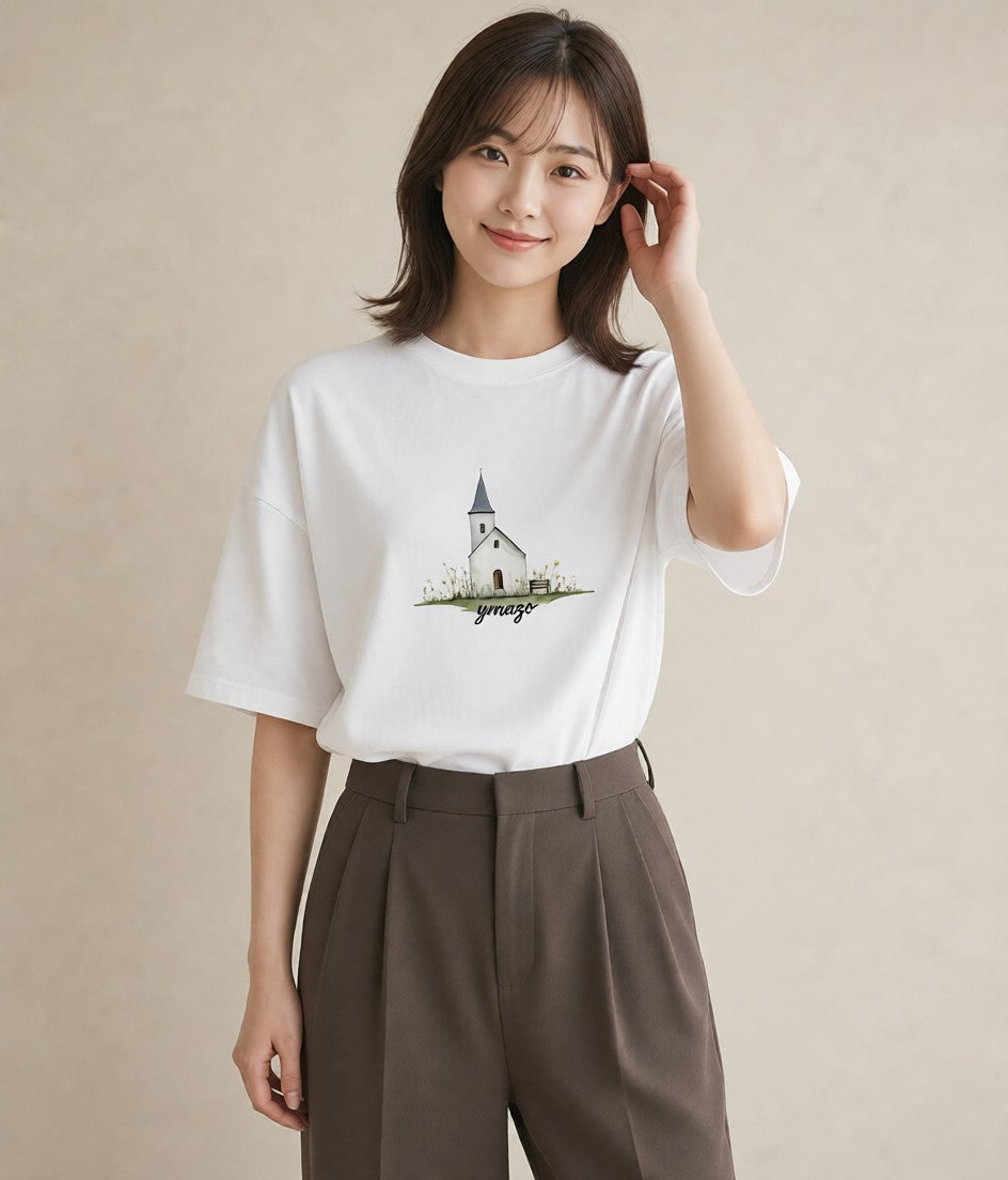 グラフィックTシャツ レディース 灯りの家 小屋 夜 ナチュラル アンティーク イラスト 手描き風 20代 カジュアルコーデ 白T