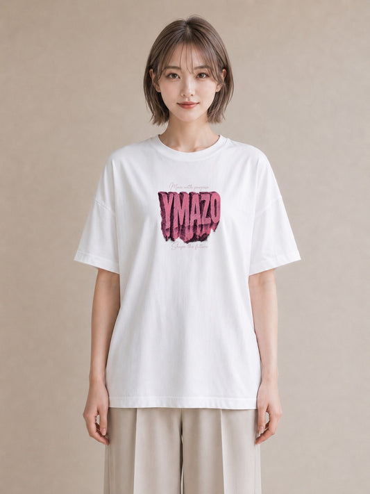 【受注生産】YMAZO Tシャツ レディース 半袖 ビッグT いちご イチゴ 苺 ストロベリー フルーツ 白T 綿100% ホワイト M L 手描き フェミニン くすみカラー お出かけ 通勤 父の日 2026新作 ギ|Y字ロゴ(スタンダード