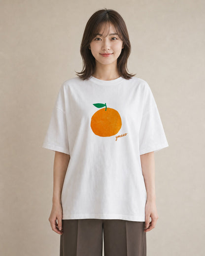 デザインTシャツ レディース もも 食べ物 フード イラスト きれいめカジュアル 20代 カジュアルコーデ 白T
