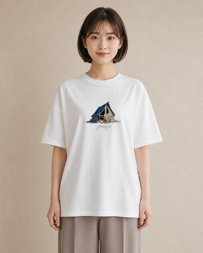 グラフィックTシャツ レディース 灯りの家 小屋 夜 ナチュラル アンティーク イラスト レトロ 自分用 ルームウェア 白T