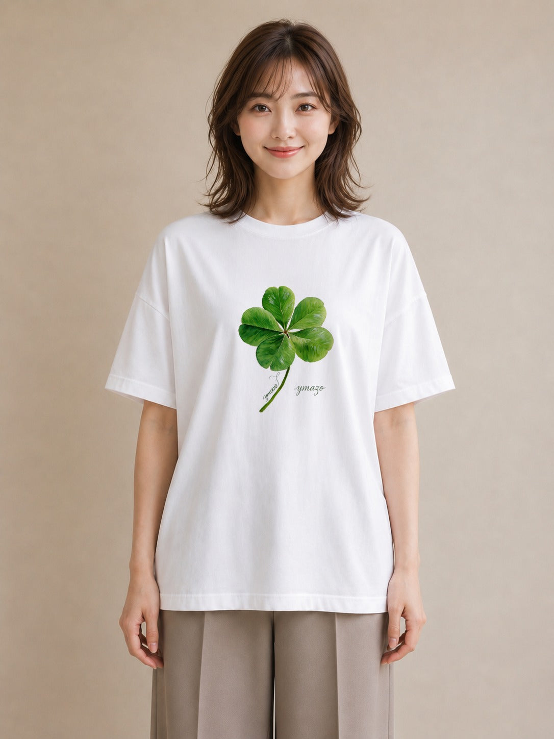プリントTシャツ レディース クローバー 四つ葉 花 花柄 イラスト 上品 綿100 デート 白T
