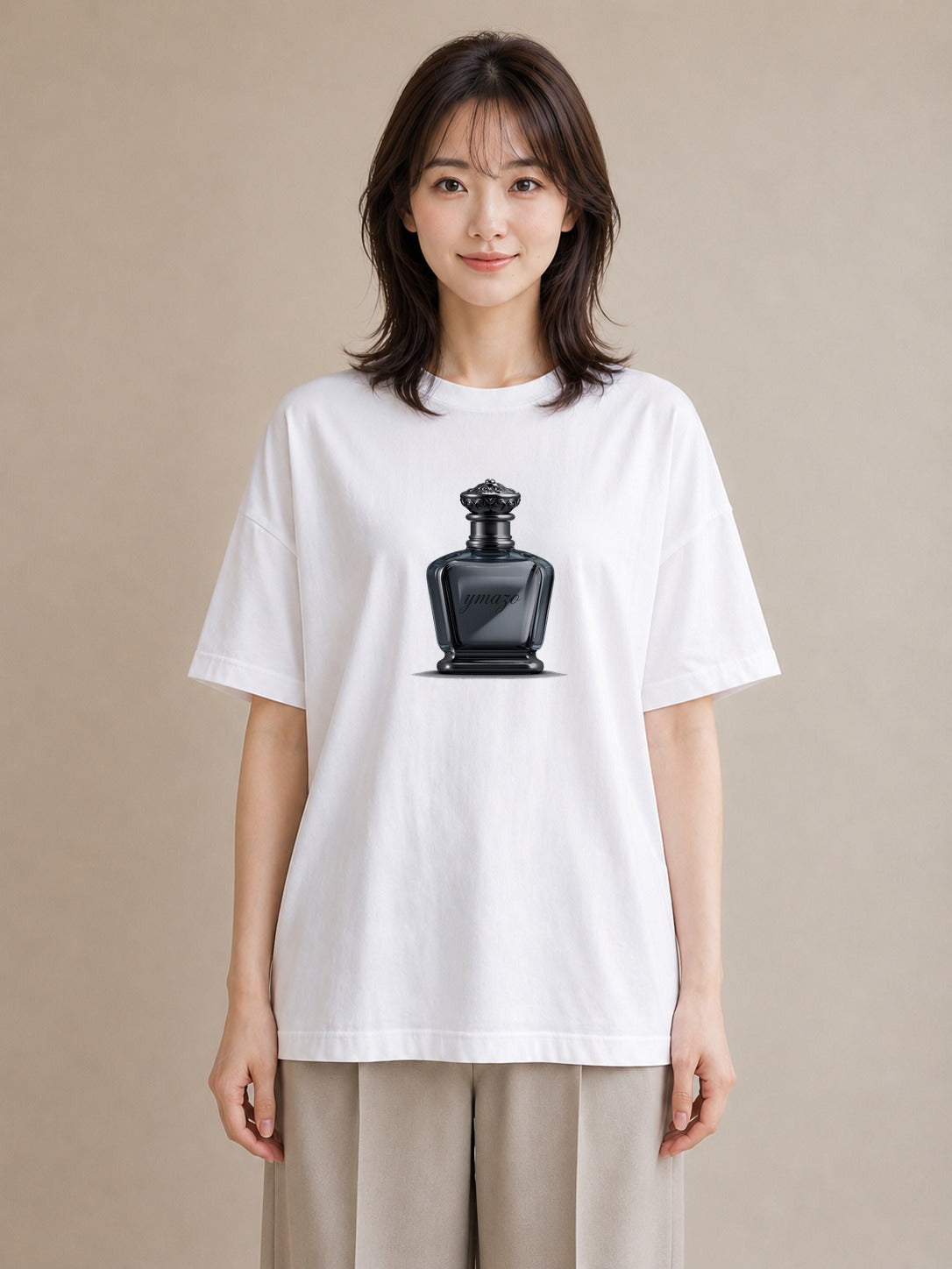 プリントTシャツ レディース 香水 香水瓶 パフューム イラスト 線画 カジュアルコーデ 買い物 白T