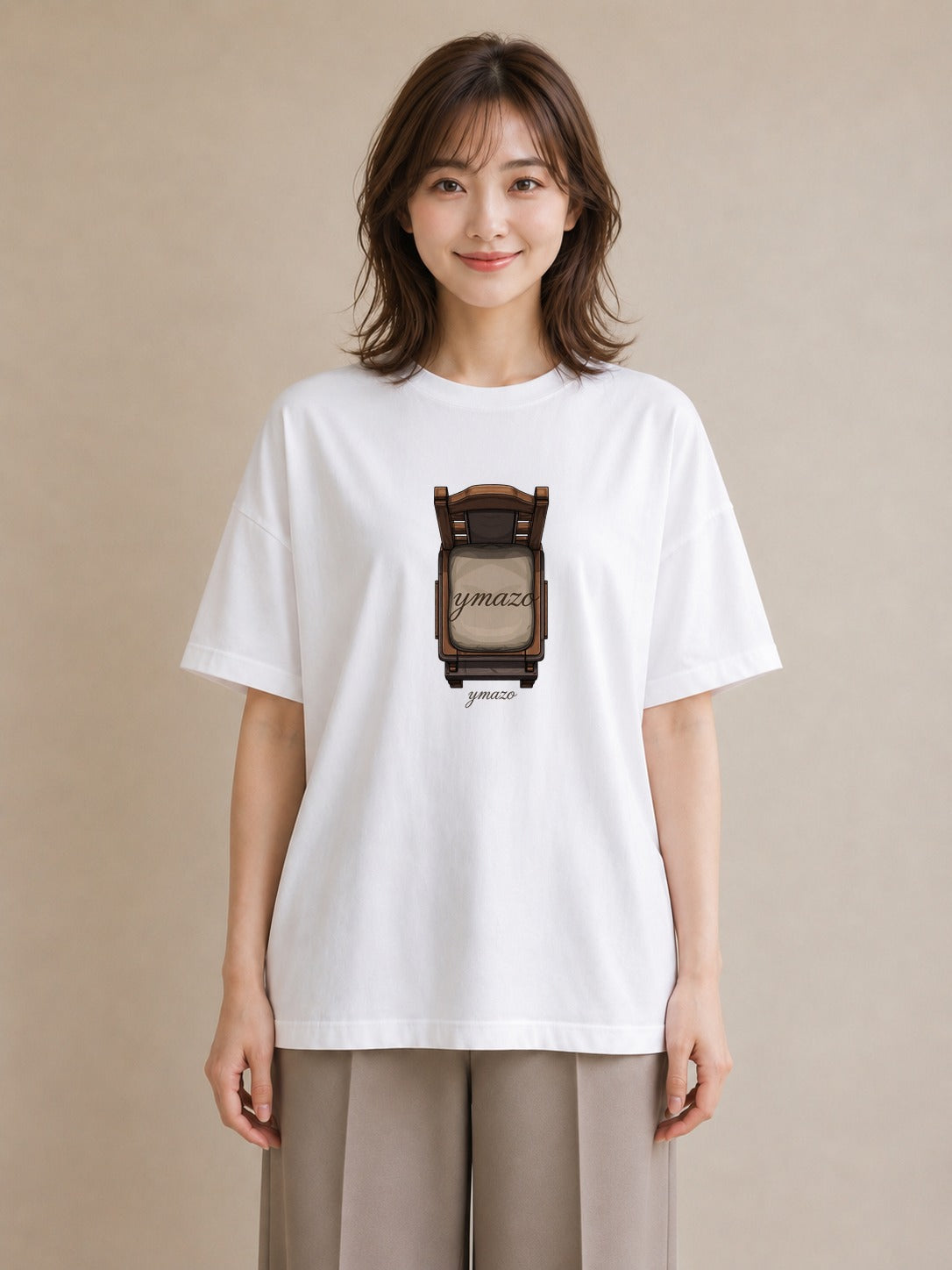 デザインTシャツ レディース 窓辺の椅子 窓辺 椅子 ナチュラル アンティーク イラスト ポップ 公園 ママ 白T