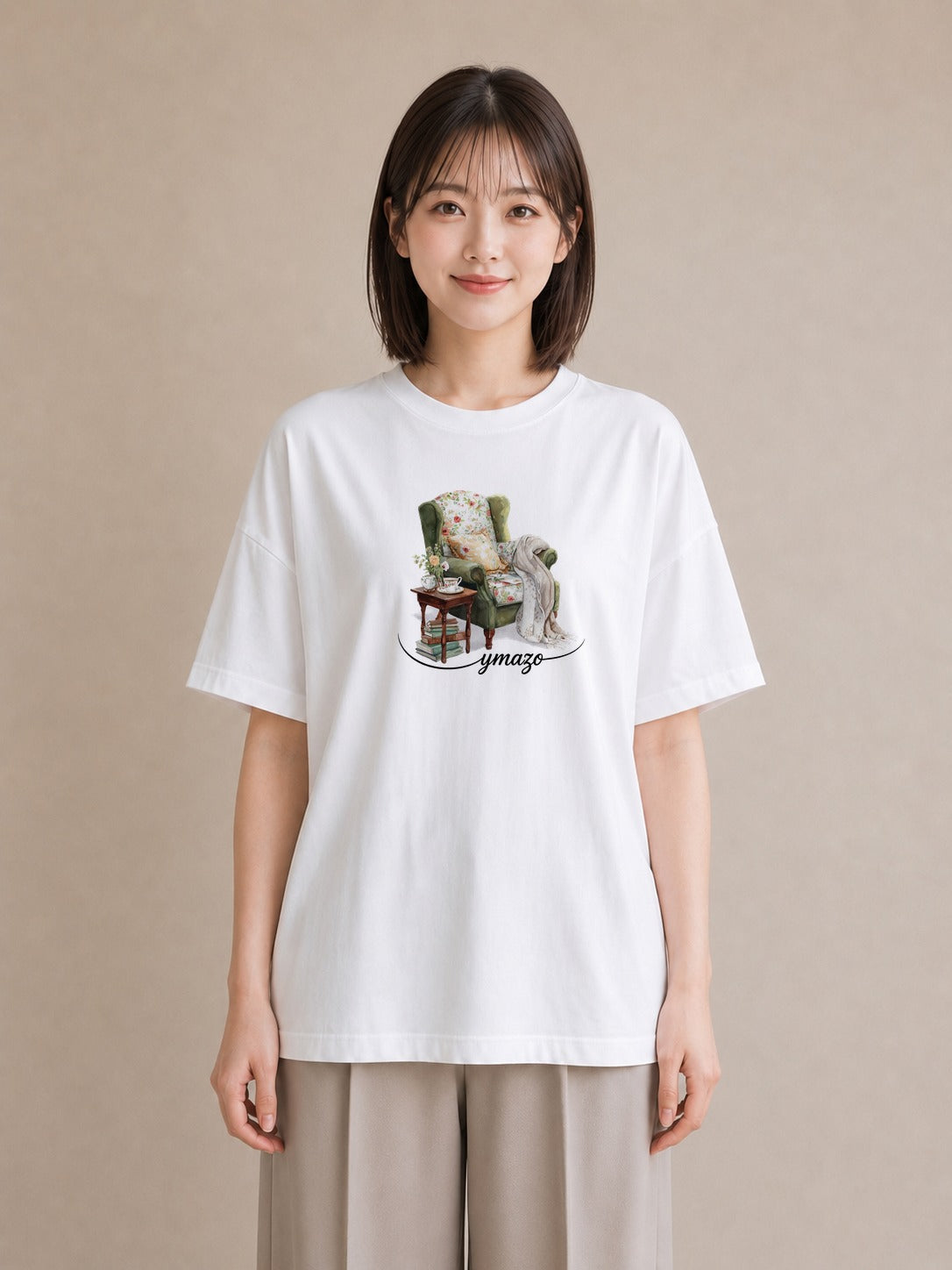 半袖Tシャツ レディース 窓辺の椅子 窓辺 椅子 ナチュラル アンティーク イラスト ニュアンス 旅行用 海 白T