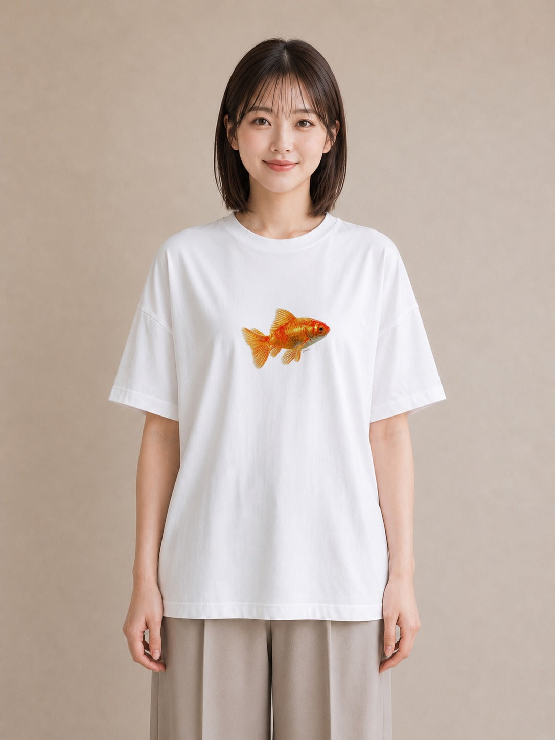 グラフィックTシャツ レディース らんちゅう ペット 動物 イラスト アート風 週末コーデ 敬老の日 白T