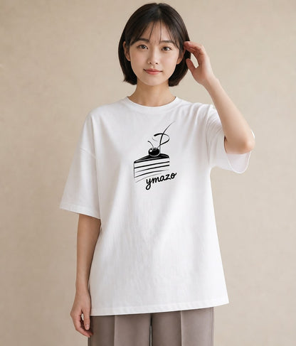 Tシャツ レディース スイーツ お菓子 デザート イラスト 休日コーデ 20代 カジュアルコーデ 白T