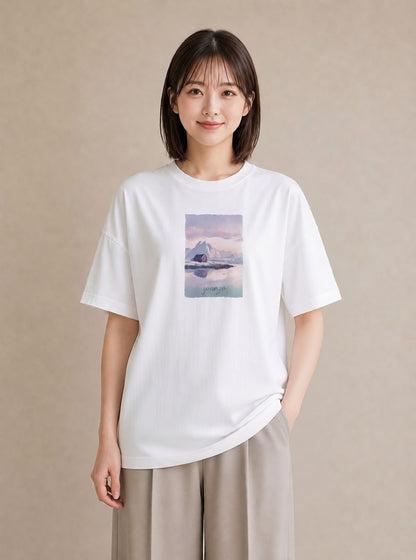 デザインTシャツ レディース 湖畔の小屋 湖 小屋 ナチュラル アンティーク イラスト ポップ 部屋着 女性向けギフト 白T