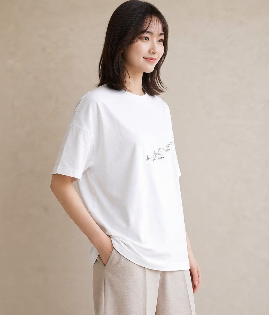 デザインTシャツ レディース 雨上がりの小道 雨上がり 小道 ナチュラル アンティーク イラスト 普段使い 公園 ママ 白T