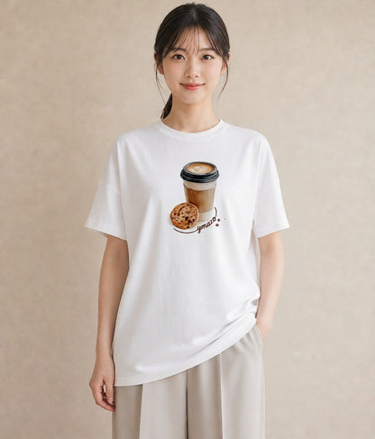 Tシャツ レディース カフェラテ 食べ物 フード イラスト 線画 春服 ミセス 白T