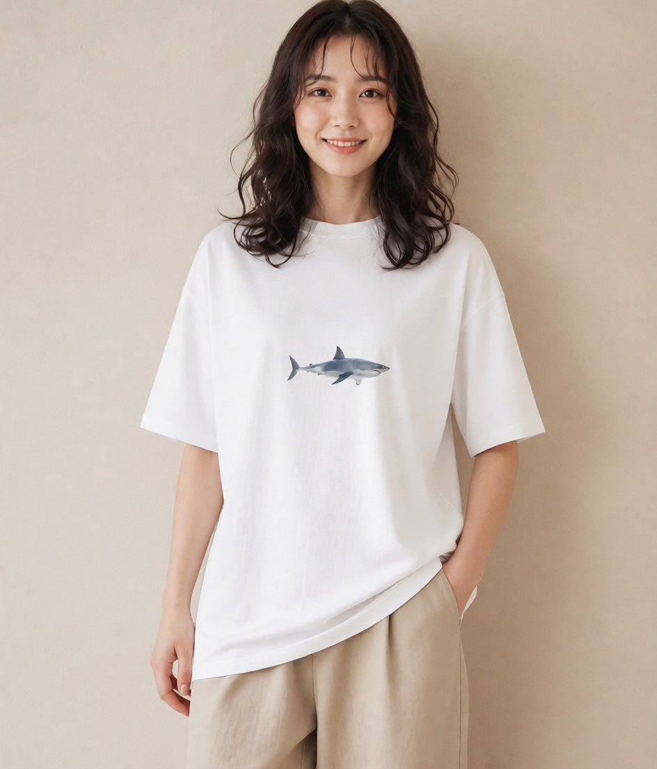 半袖Tシャツ レディース サメ 海の生き物 海 イラスト アート風 ママ カフェ服 白T