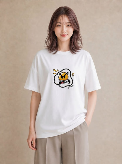 プリントTシャツ レディース 目玉焼き 食べ物 フード イラスト ミニマル 20代 カジュアルコーデ 白T