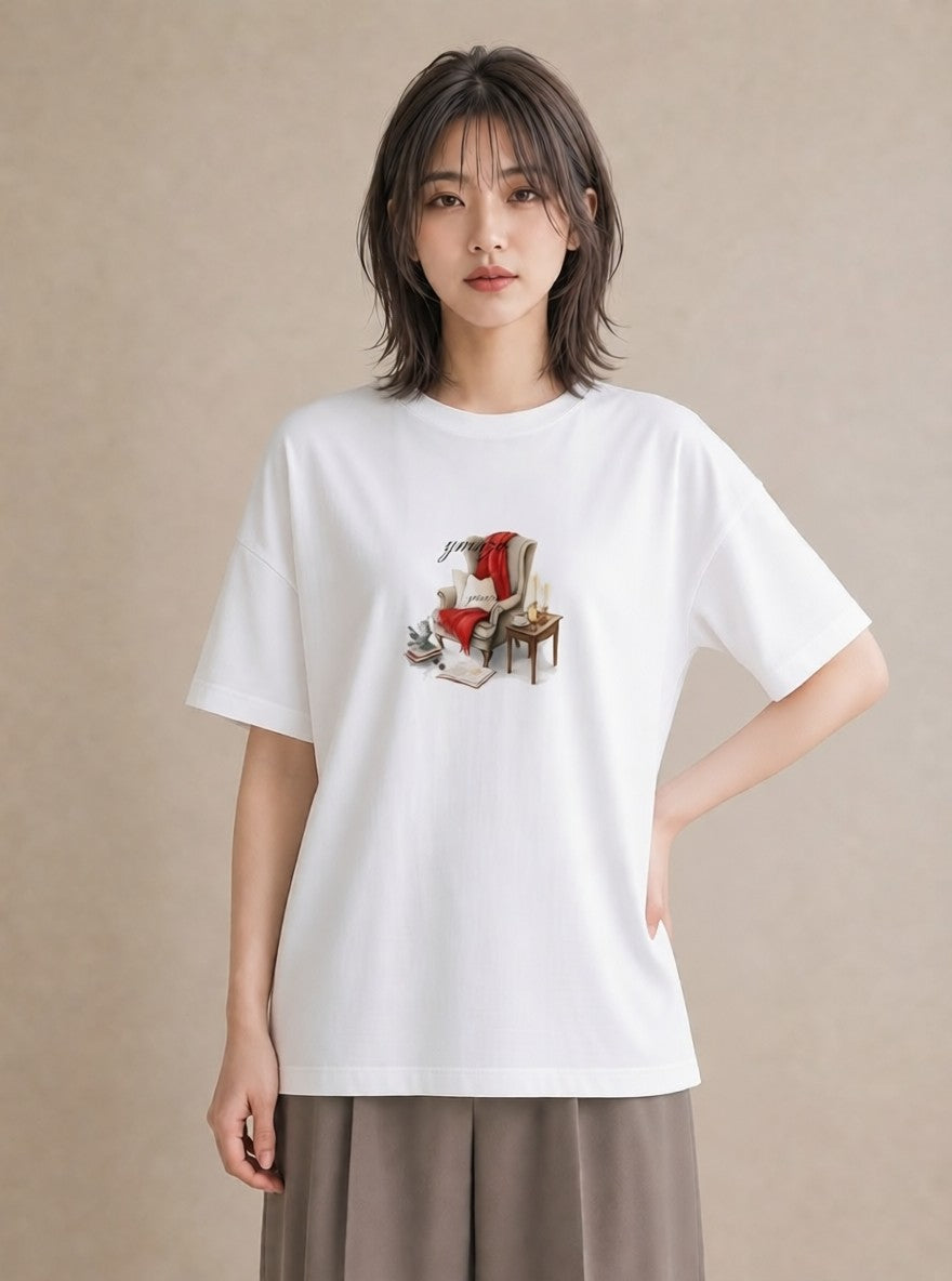 デザインTシャツ レディース 窓辺の椅子 窓辺 椅子 ナチュラル アンティーク イラスト お洒落 自分用 ルームウェア 白T