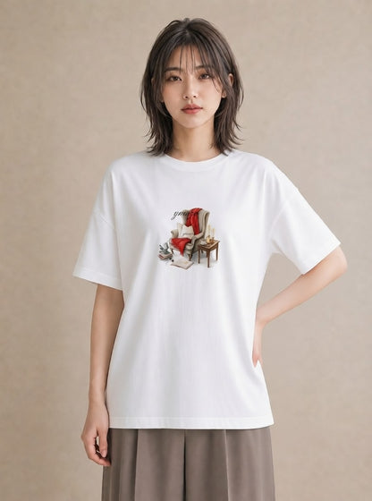 デザインTシャツ レディース 窓辺の椅子 窓辺 椅子 ナチュラル アンティーク イラスト お洒落 自分用 ルームウェア 白T