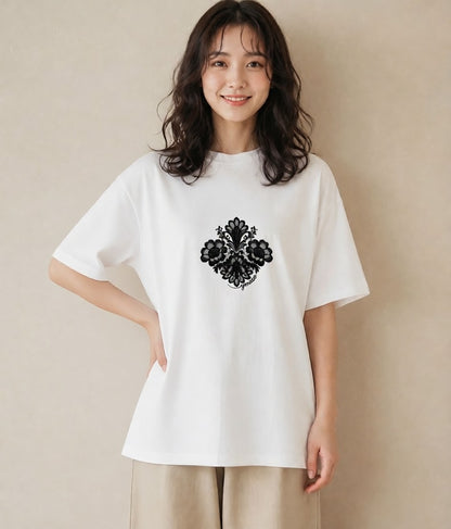 プリントTシャツ レディース レースハンカチ レース ハンカチ ナチュラル アンティーク イラスト ラフカジュアル ミセス 春コーデ 白T