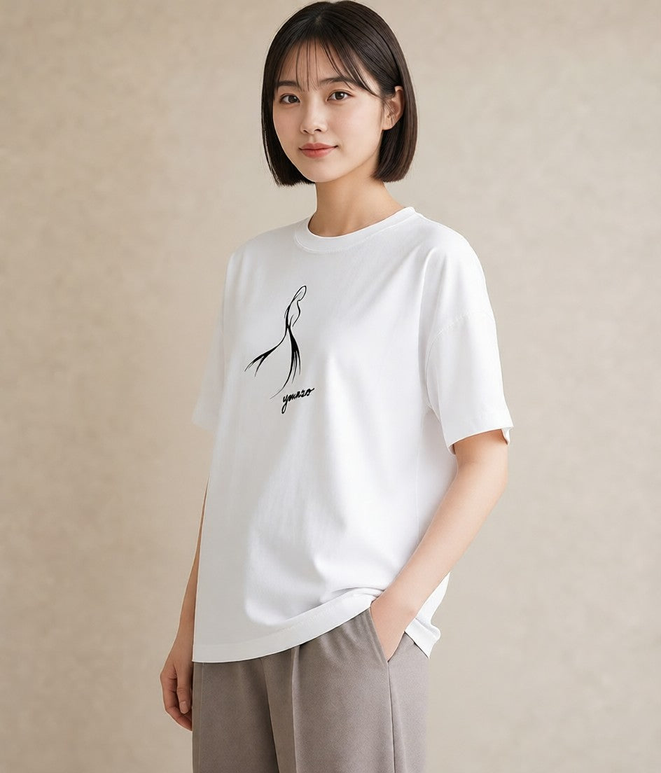 Tシャツ レディース 女の子 ガール 後ろ姿 イラスト ガーリー 海 カフェ巡り 白T