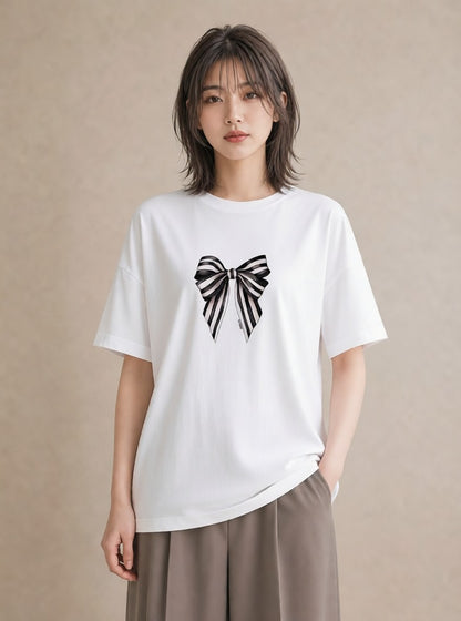 半袖Tシャツ レディース リボン 蝶結び ナチュラル アンティーク イラスト ラフカジュアル 在宅 公園 白T