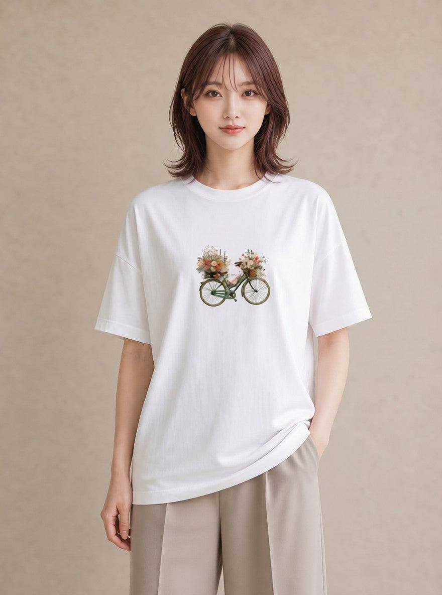 半袖Tシャツ レディース 自転車のかご 自転車 花かご ナチュラル アンティーク イラスト きれいめカジュアル 誕生日プレゼント 綿100 白T
