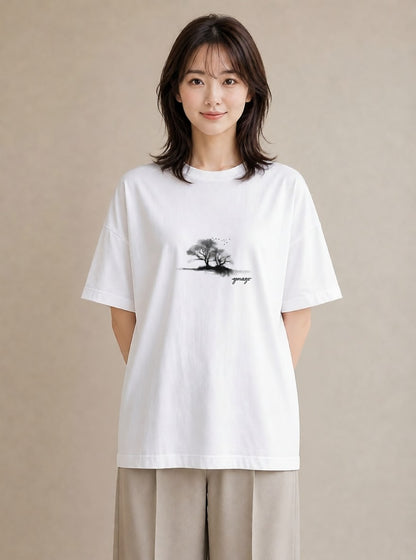 グラフィックTシャツ レディース 窓辺の雨 雨の日 窓 ナチュラル アンティーク イラスト 休日コーデ 女性向けギフト 散歩 白T