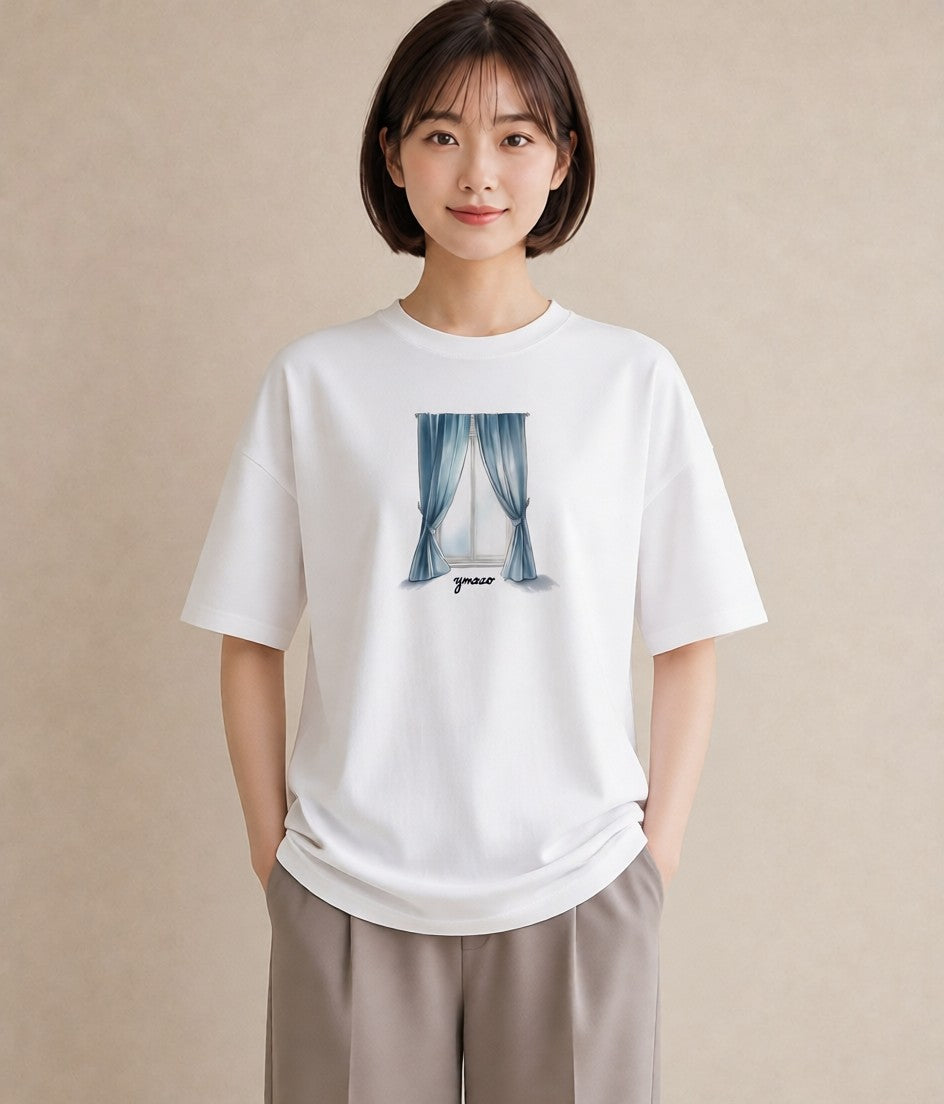 グラフィックTシャツ レディース 窓辺の椅子 窓辺 椅子 ナチュラル アンティーク イラスト 手描き風 部屋着 女性向けギフト 白T