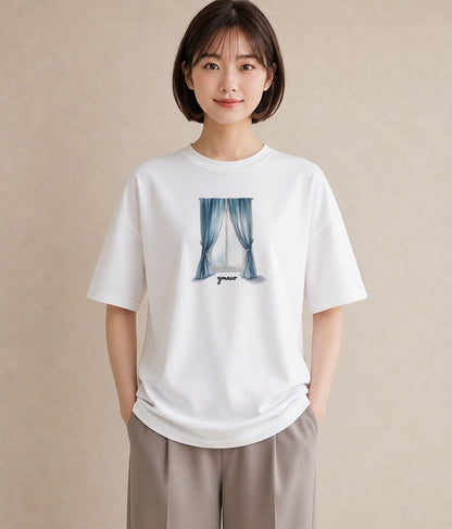 グラフィックTシャツ レディース 窓辺の椅子 窓辺 椅子 ナチュラル アンティーク イラスト 手描き風 部屋着 女性向けギフト 白T