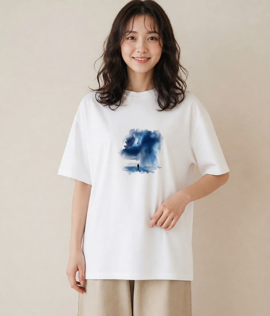 グラフィックTシャツ レディース 雨上がりの小道 雨上がり 小道 ナチュラル アンティーク イラスト ゆるかわ 公園 ママ 白T