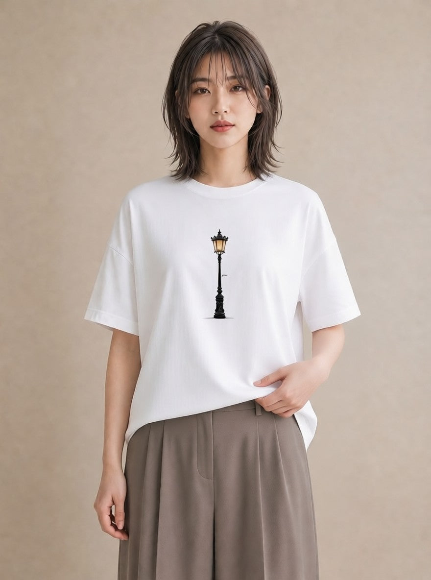 半袖Tシャツ レディース 街灯 夜霧 夜 ナチュラル アンティーク イラスト 通勤 在宅 白T
