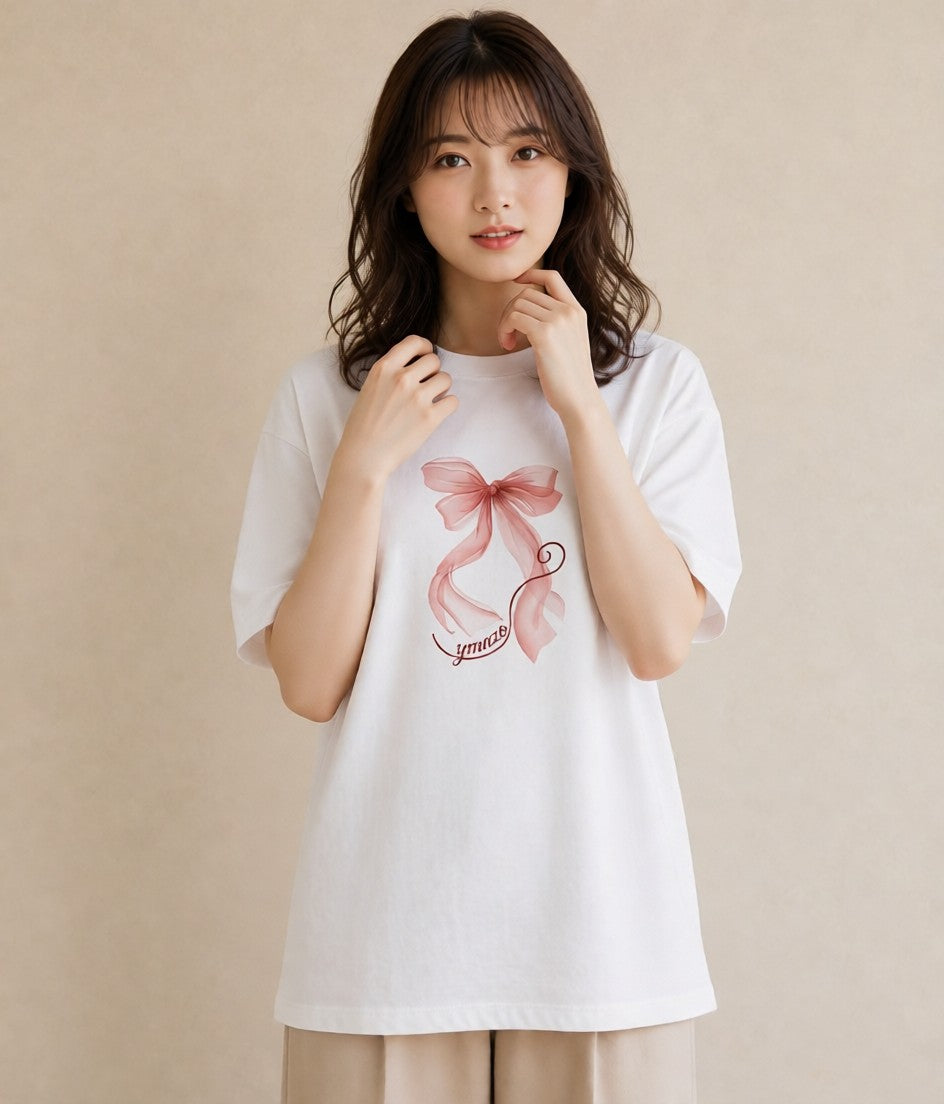 プリントTシャツ レディース リボン 蝶結び ナチュラル アンティーク イラスト 旅行コーデ カジュアルコーデ 買い物 白T