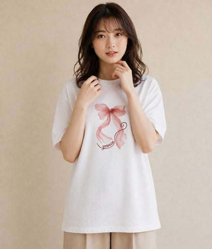 プリントTシャツ レディース リボン 蝶結び ナチュラル アンティーク イラスト 旅行コーデ カジュアルコーデ 買い物 白T