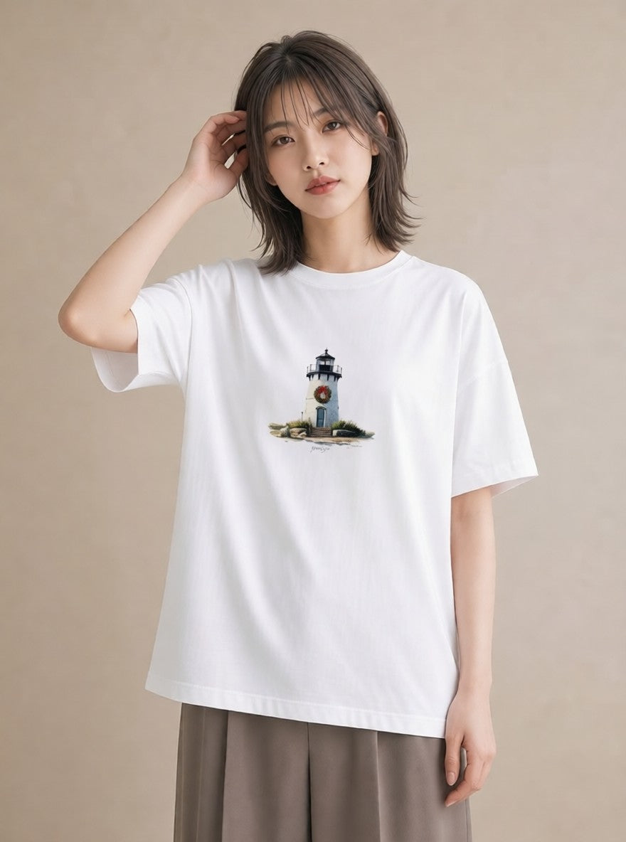 Tシャツ レディース 灯台 霧 海 ナチュラル アンティーク イラスト 淡色 デイリーウェア 休日 白T