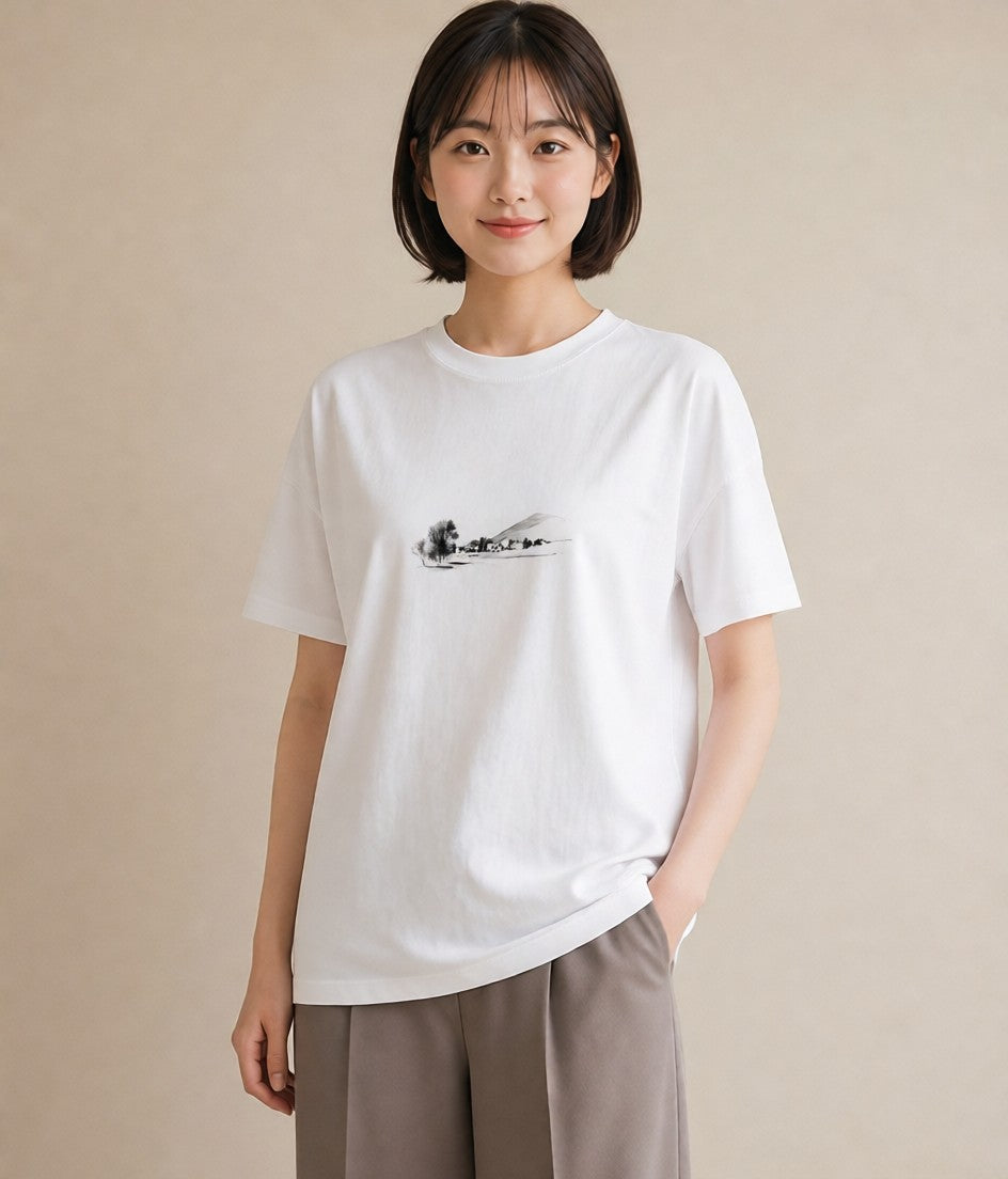 半袖Tシャツ レディース 遠い家と鳥 風景 鳥 ナチュラル アンティーク イラスト きれいめ 秋コーデ おしゃれギフト 白T