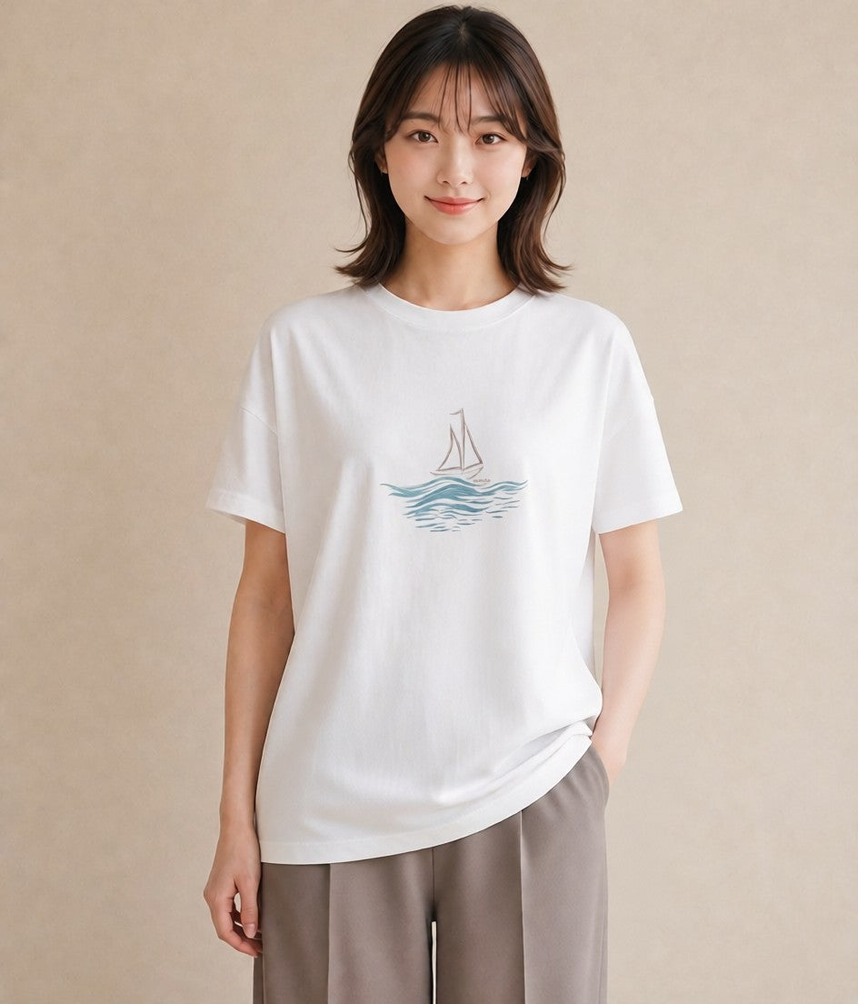 デザインTシャツ レディース 紙の船 水辺 ナチュラル アンティーク イラスト 普段使い カジュアルコーデ 買い物 白T