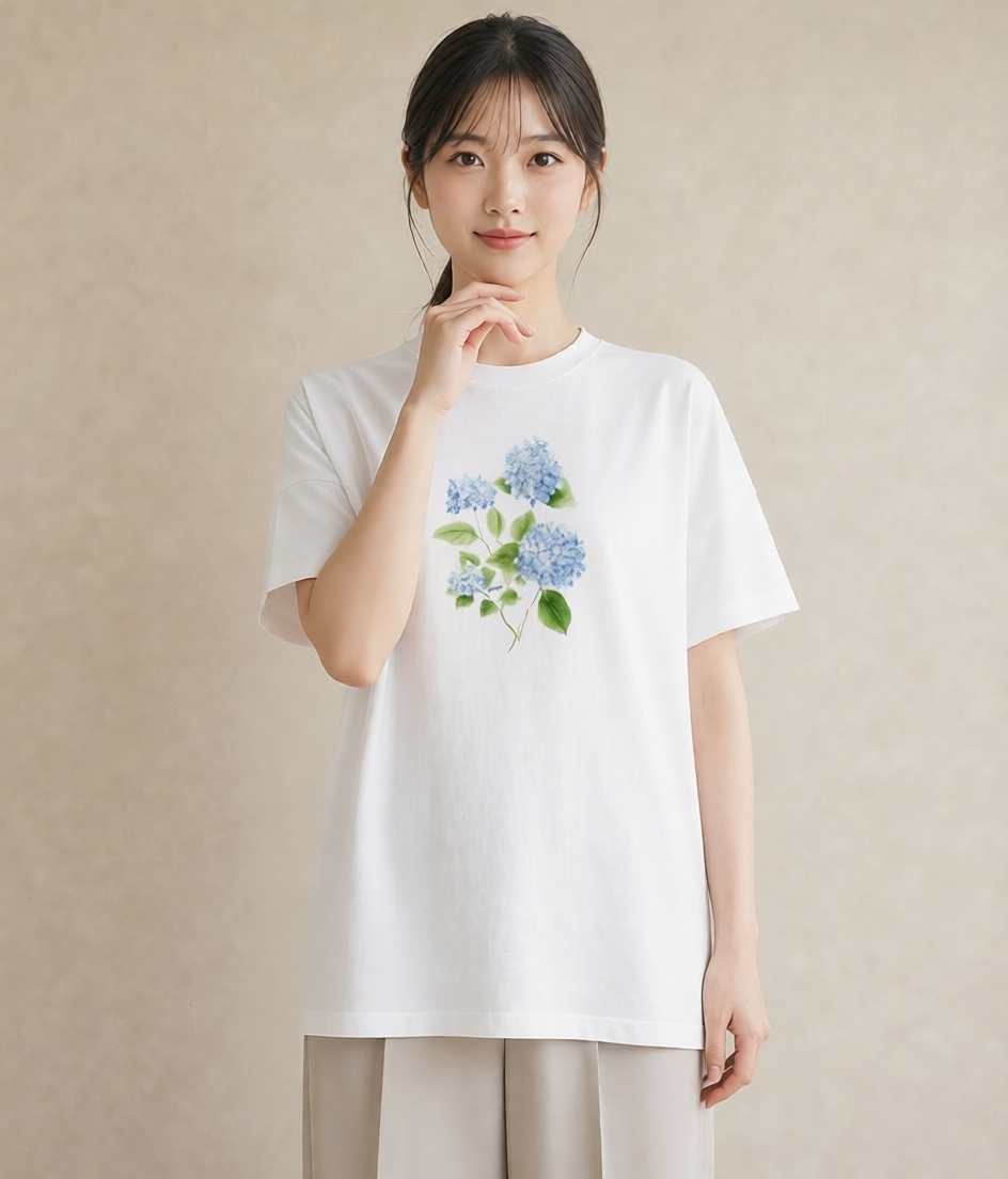 デザインTシャツ レディース あじさい 紫陽花 アジサイ 花 花柄 イラスト ラフカジュアル 20代 カジュアルコーデ 白T