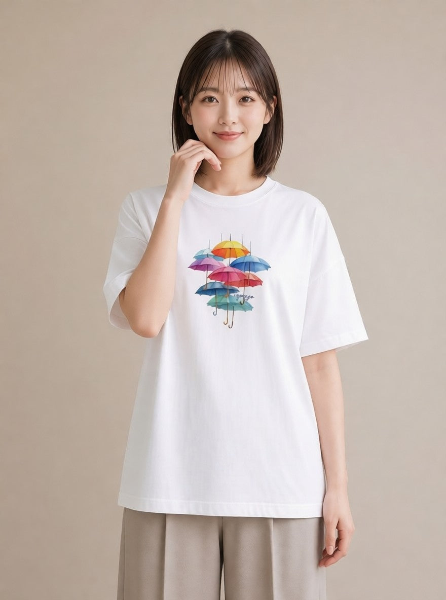 半袖Tシャツ レディース 傘 水たまり 雨 ナチュラル アンティーク イラスト 普段使い 20代 カジュアルコーデ 白T