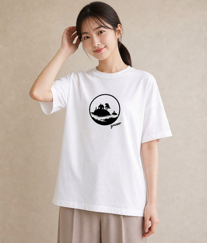 デザインTシャツ レディース 湖畔の小屋 湖 小屋 ナチュラル アンティーク イラスト モード 散歩 お出かけ 白T