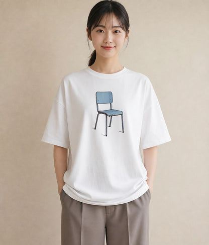 デザインTシャツ レディース 窓辺の椅子 窓辺 椅子 ナチュラル アンティーク イラスト レトロ デイリーウェア 休日 白T